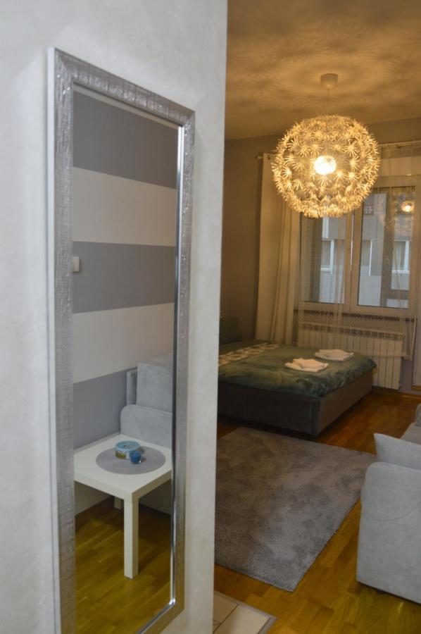 Ferienwohnung Teodora Lux Apartman Free Privat Parking Novi Sad Exterior foto