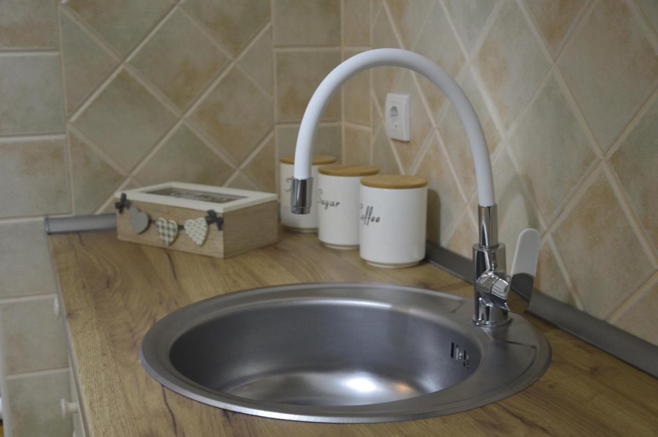 Ferienwohnung Teodora Lux Apartman Free Privat Parking Novi Sad Exterior foto